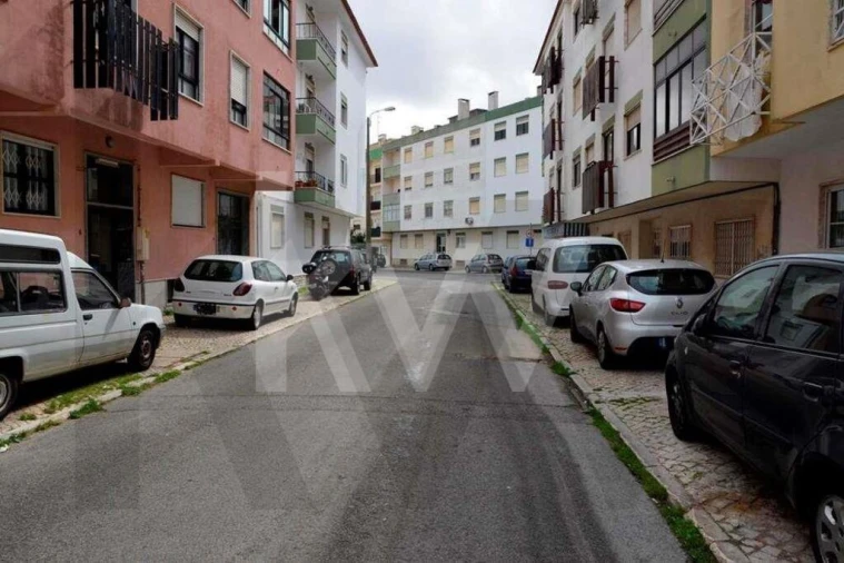 Apartamento T2 para Arrendamento em Algueirão-Mem Martins Foto 21