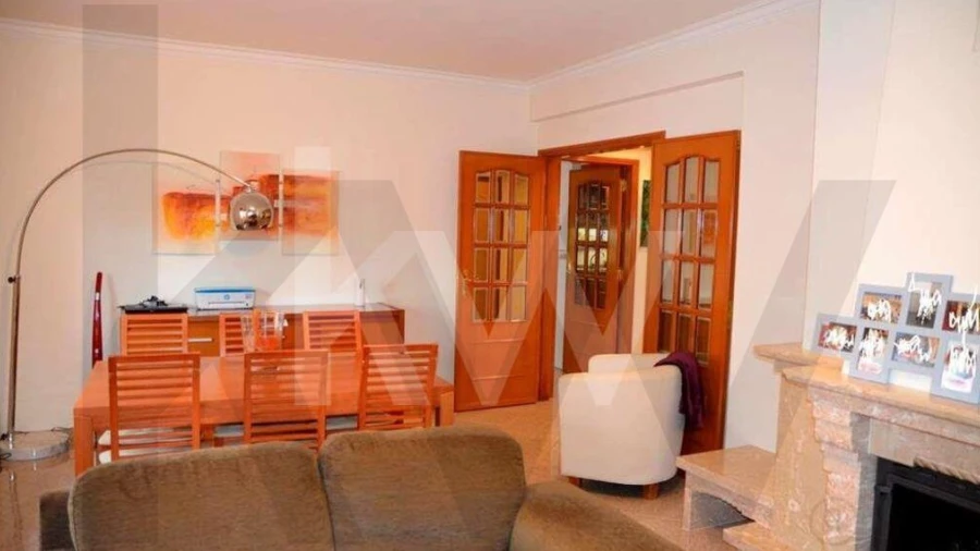 Apartamento T2 para Arrendamento em Algueirão-Mem Martins