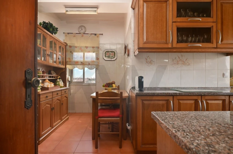 Apartamento T3 para Venda em Massamá e Monte Abraão Foto 12
