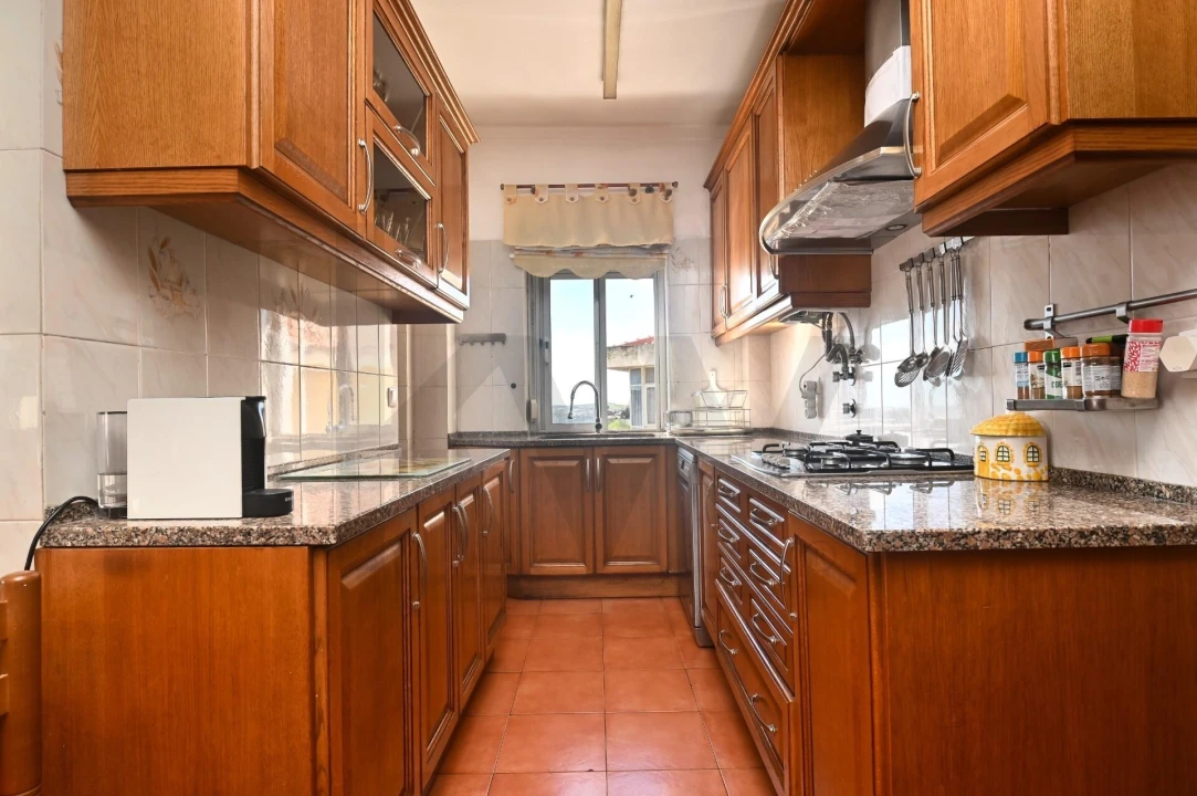 Apartamento T3 para Venda em Massamá e Monte Abraão Foto 11