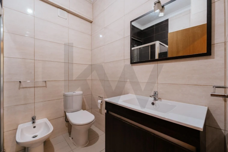 Apartamento T1 para Venda em Viseu Foto 6