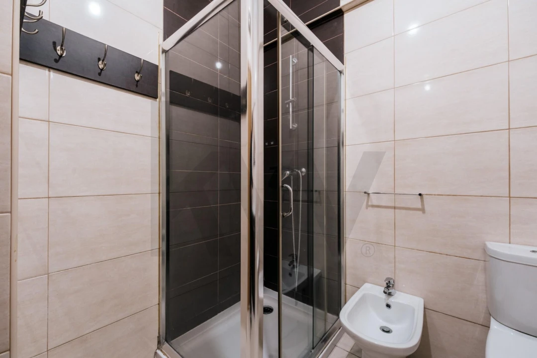 Apartamento T1 para Venda em Viseu Foto 7