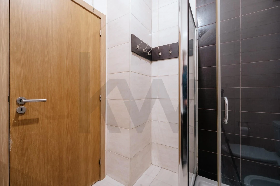 Apartamento T1 para Venda em Viseu Foto 8