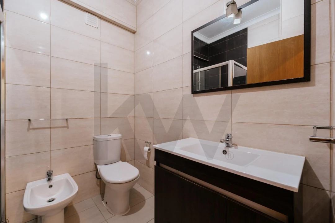 Apartamento T1 para Venda em Viseu Foto 6