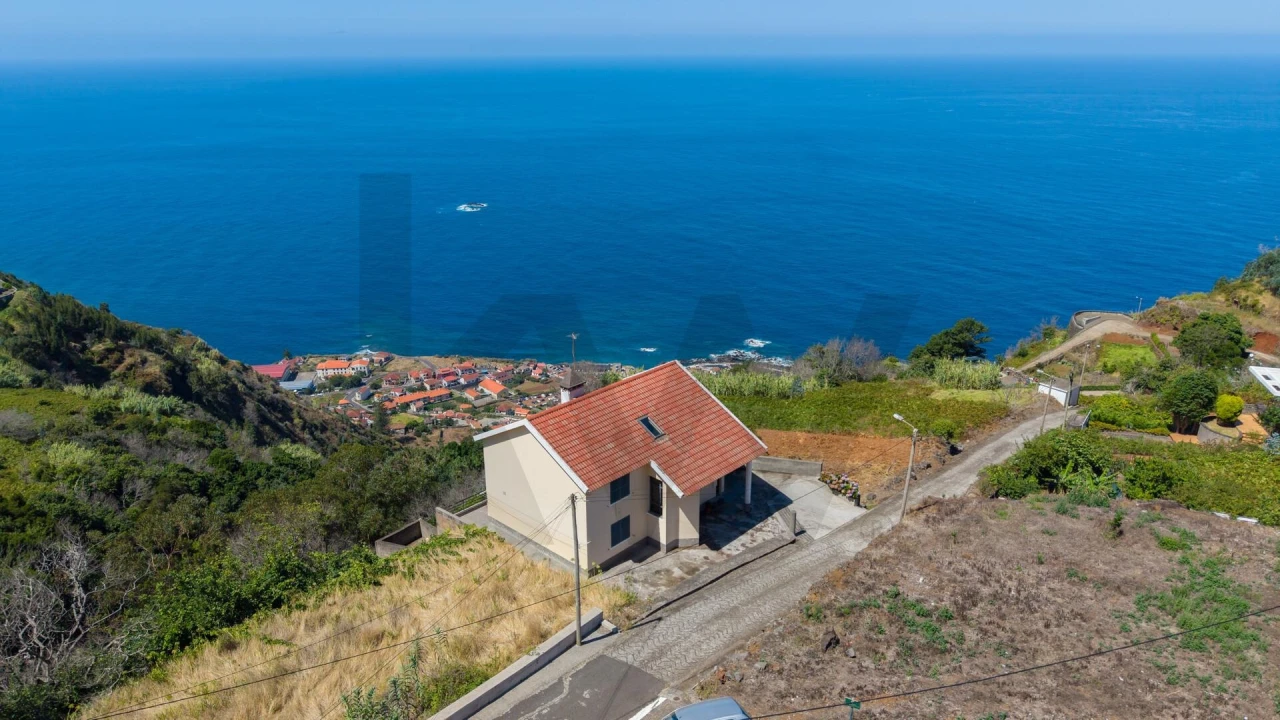 Moradia T3 para Venda em Porto Moniz Foto 3