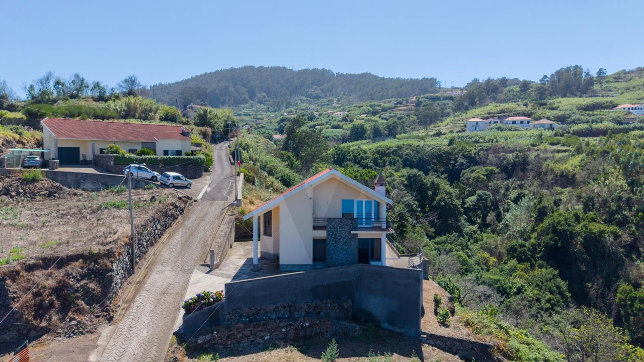 Moradia T3 para Venda em Porto Moniz Foto 6