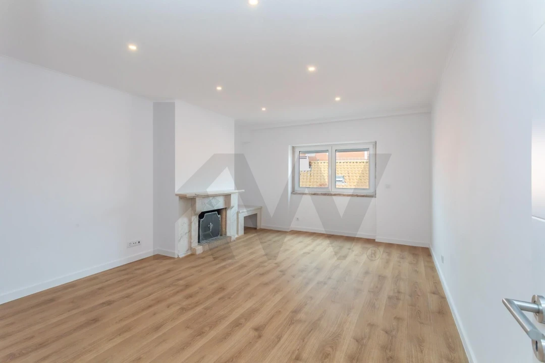 Apartamento T2 para Venda em Marvila Foto 10