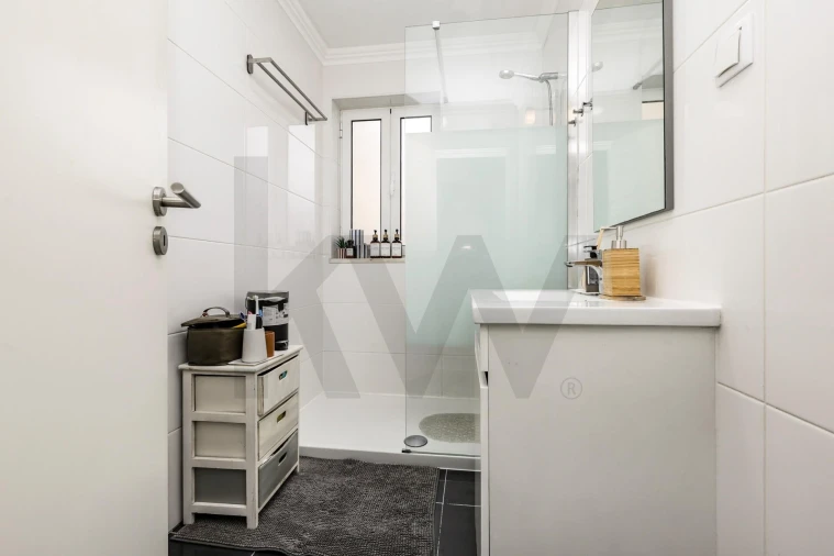 Apartamento T2 para Venda em Venteira Foto 8