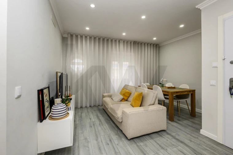 Apartamento T2 para Venda em Venteira Foto 4