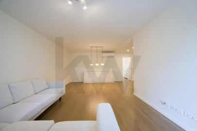 Apartamento T2 para Arrendamento em Carcavelos e Parede