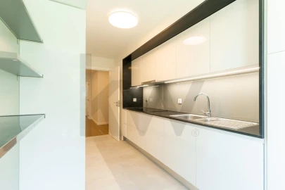 Apartamento T2 para Arrendamento em Carcavelos e Parede