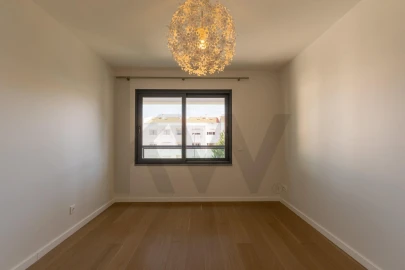 Apartamento T2 para Arrendamento em Carcavelos e Parede