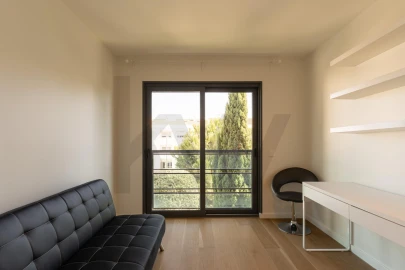 Apartamento T2 para Arrendamento em Carcavelos e Parede