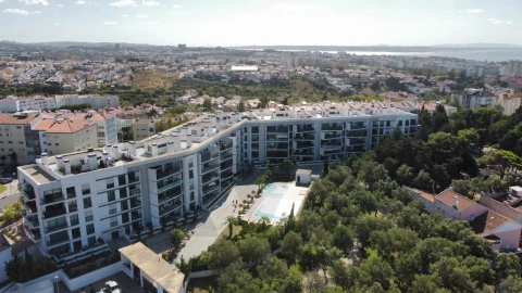 Apartamento T2 para Arrendamento em Carcavelos e Parede