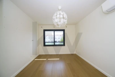 Apartamento T2 para Arrendamento em Carcavelos e Parede