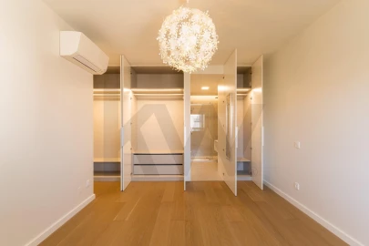 Apartamento T2 para Arrendamento em Carcavelos e Parede