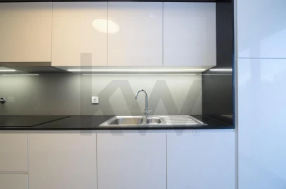 Apartamento T2 para Arrendamento em Carcavelos e Parede