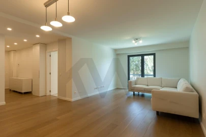 Apartamento T2 para Arrendamento em Carcavelos e Parede