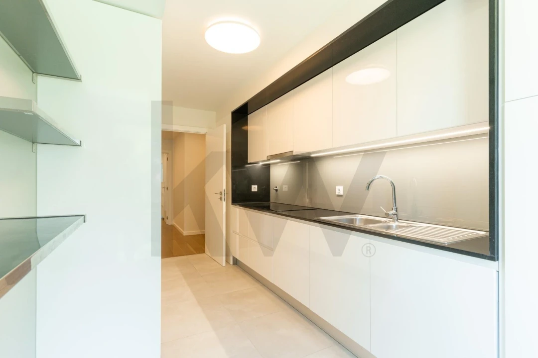 Apartamento T2 para Arrendamento em Carcavelos e Parede Foto 10