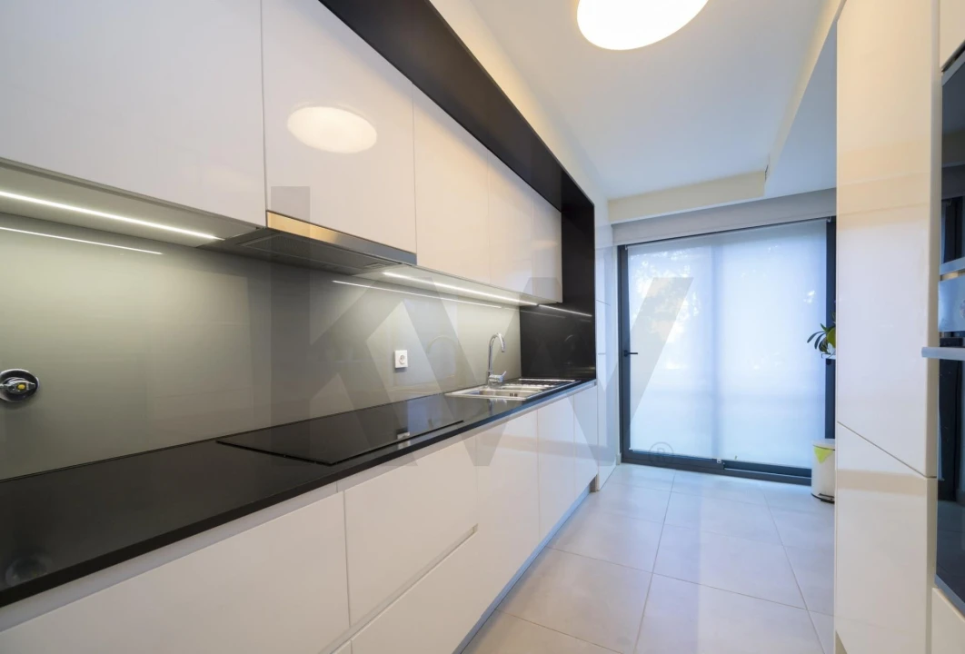 Apartamento T2 para Arrendamento em Carcavelos e Parede Foto 6