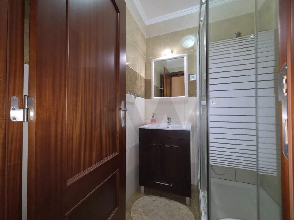 Apartamento T2 para Arrendamento em São Domingos de Benfica Foto 13