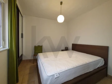 Apartamento T2 para Arrendamento em São Domingos de Benfica