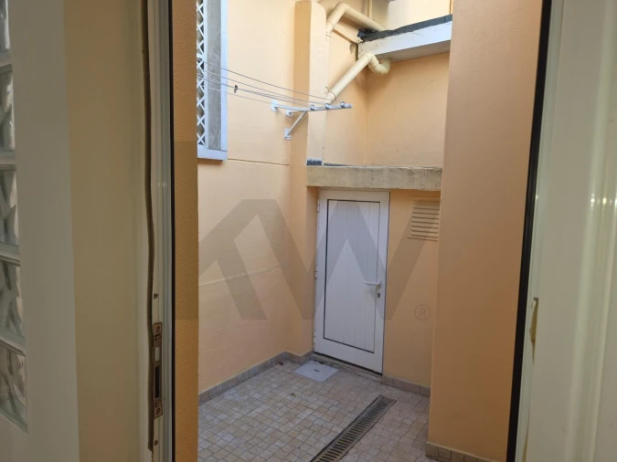 Apartamento T2 para Arrendamento em São Domingos de Benfica Foto 19