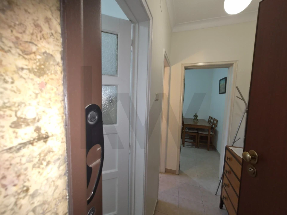 Apartamento T2 para Arrendamento em São Domingos de Benfica Foto 3