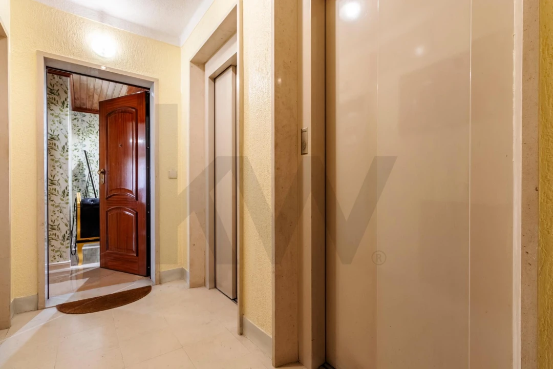Apartamento T2 para Venda em Penha de França Foto 25
