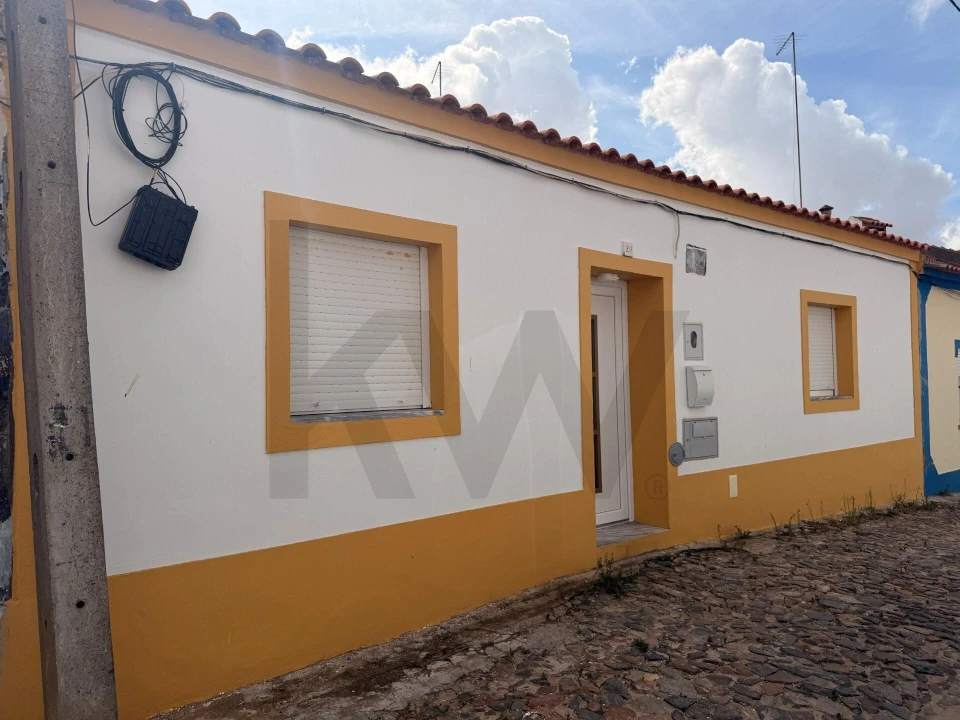 Moradia T2 para Venda em Torrão Foto 1