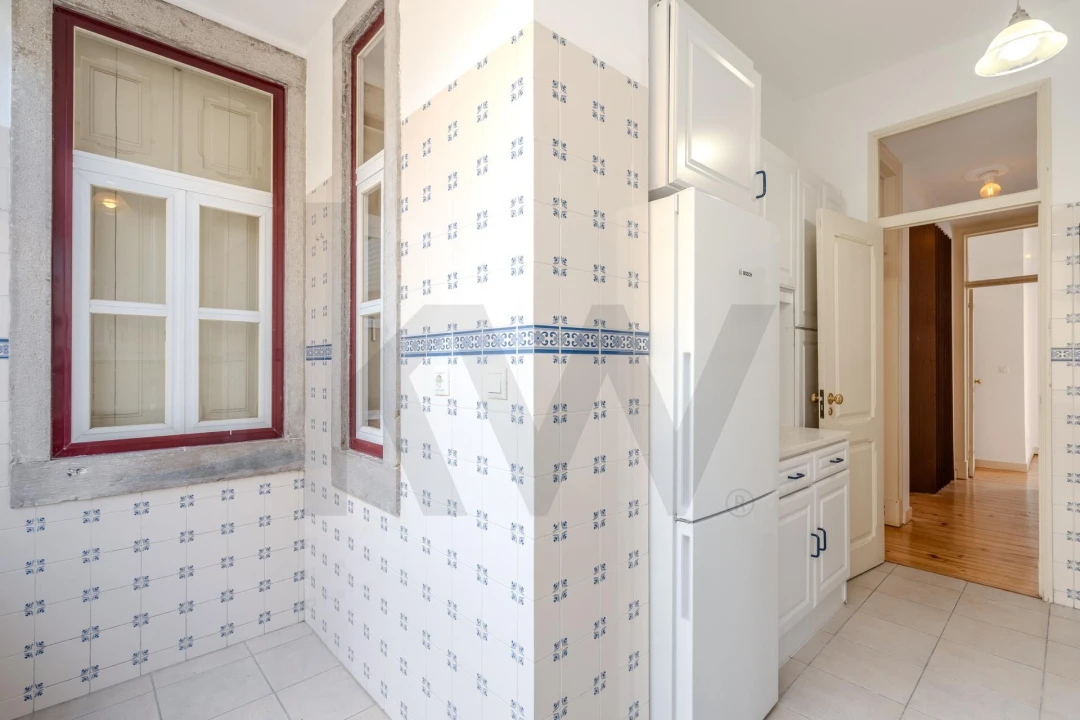 Apartamento T2 para Venda em Campolide Foto 17