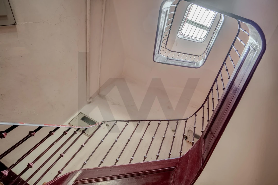 Apartamento T2 para Venda em Campolide Foto 31