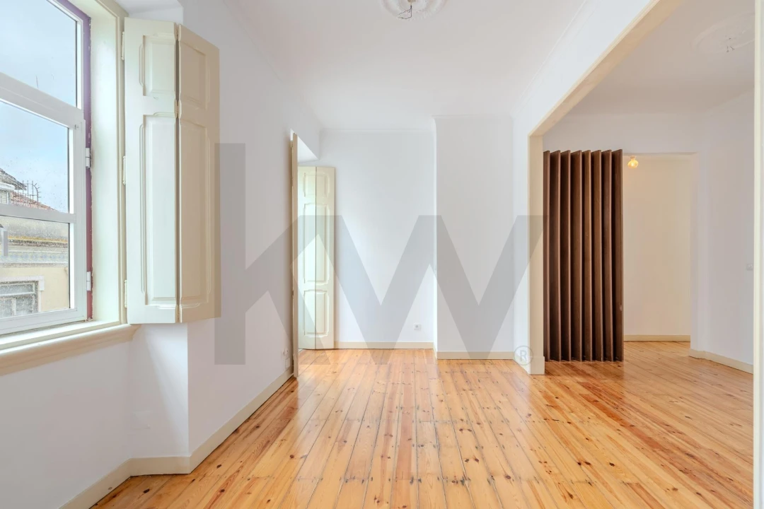 Apartamento T2 para Venda em Campolide Foto 1