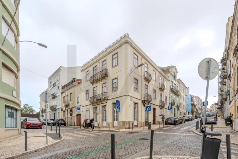 Apartamento T2 para Venda em Campolide Foto 35