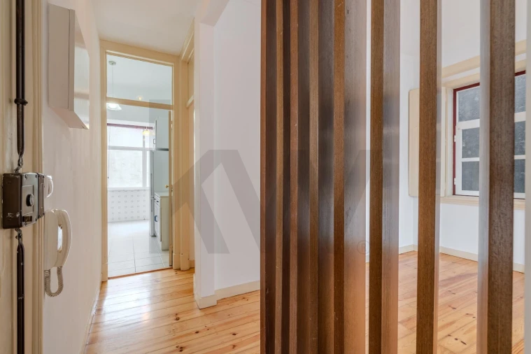 Apartamento T2 para Venda em Campolide Foto 10