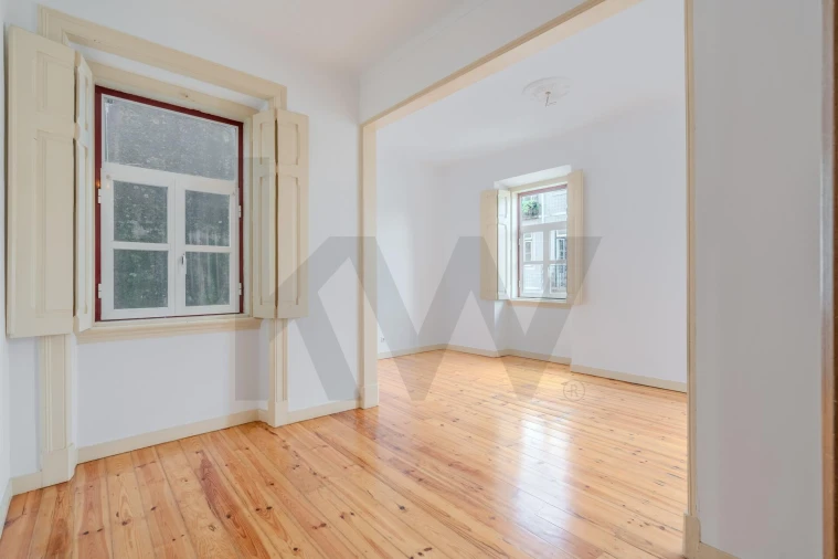 Apartamento T2 para Venda em Campolide Foto 6