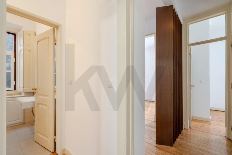 Apartamento T2 para Venda em Campolide Foto 9