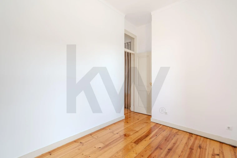 Apartamento T2 para Venda em Campolide Foto 20