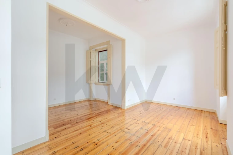 Apartamento T2 para Venda em Campolide Foto 3