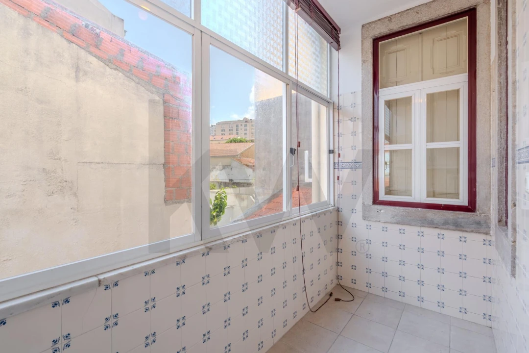 Apartamento T2 para Venda em Campolide Foto 18