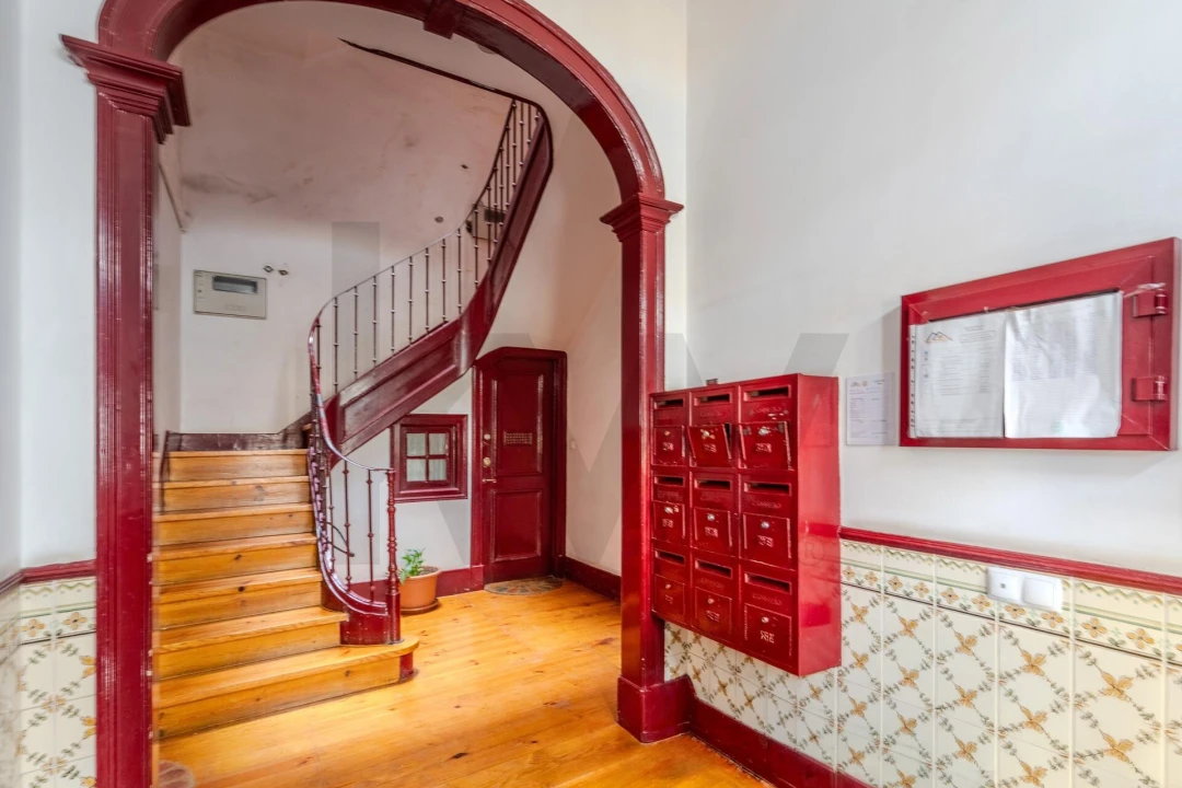 Apartamento T2 para Venda em Campolide Foto 32