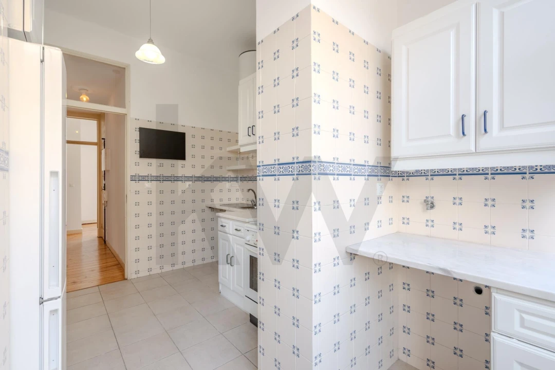 Apartamento T2 para Venda em Campolide Foto 14