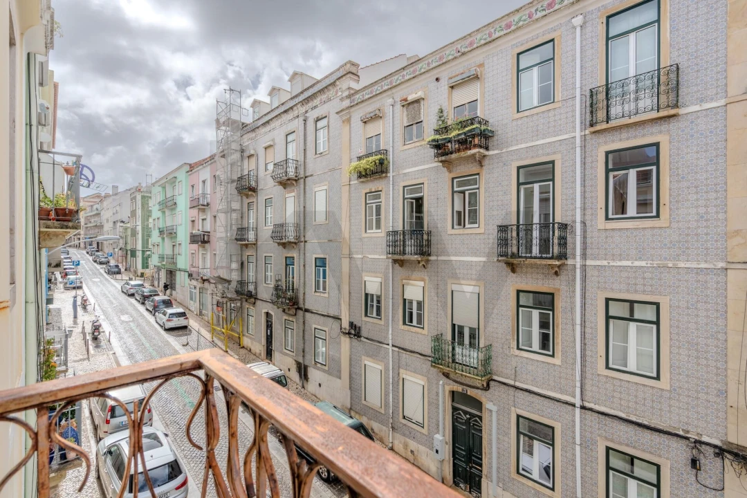 Apartamento T2 para Venda em Campolide Foto 33