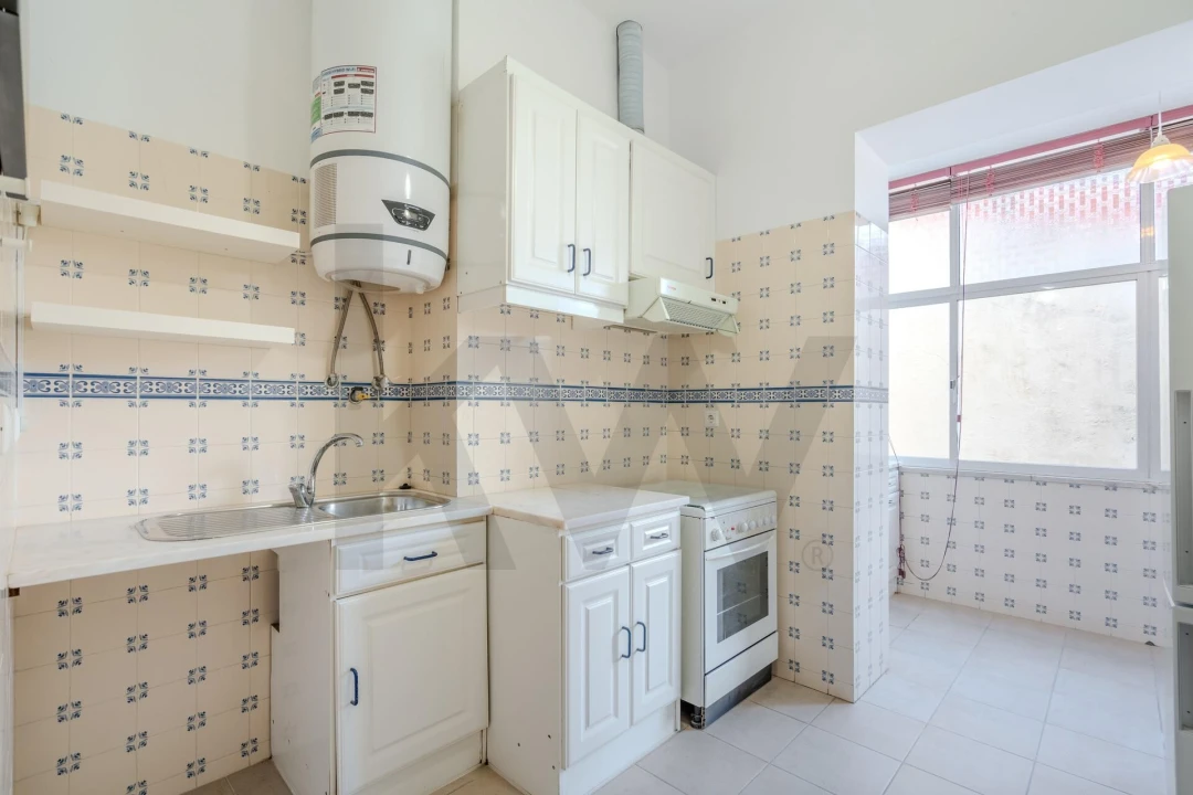 Apartamento T2 para Venda em Campolide Foto 15