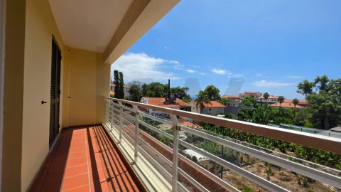 Apartamento T3 para Arrendamento em São Martinho