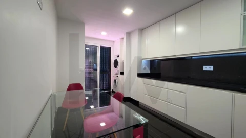 Apartamento T3 para Arrendamento em São Martinho