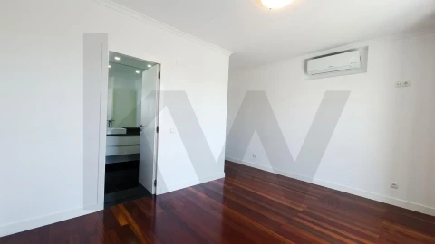 Apartamento T3 para Arrendamento em São Martinho