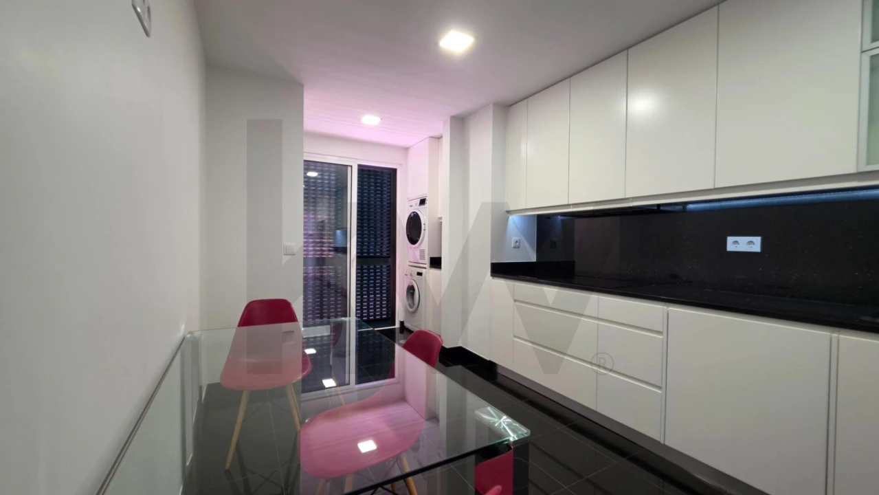 Apartamento T3 para Arrendamento em São Martinho Foto 10