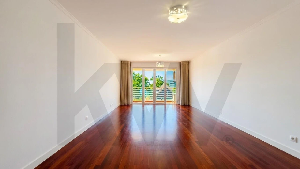 Apartamento T3 para Arrendamento em São Martinho Foto 2