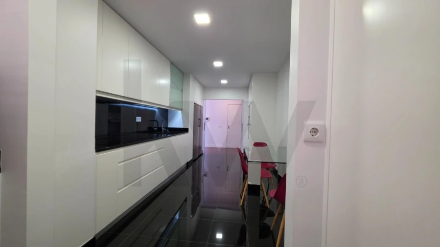 Apartamento T3 para Arrendamento em São Martinho Foto 9
